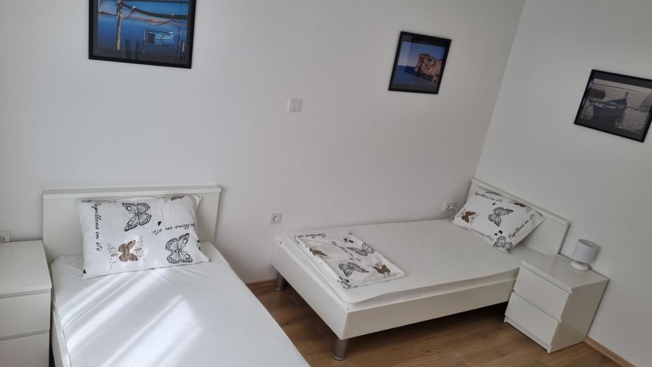 Apartmani Mali Selce Exterior foto